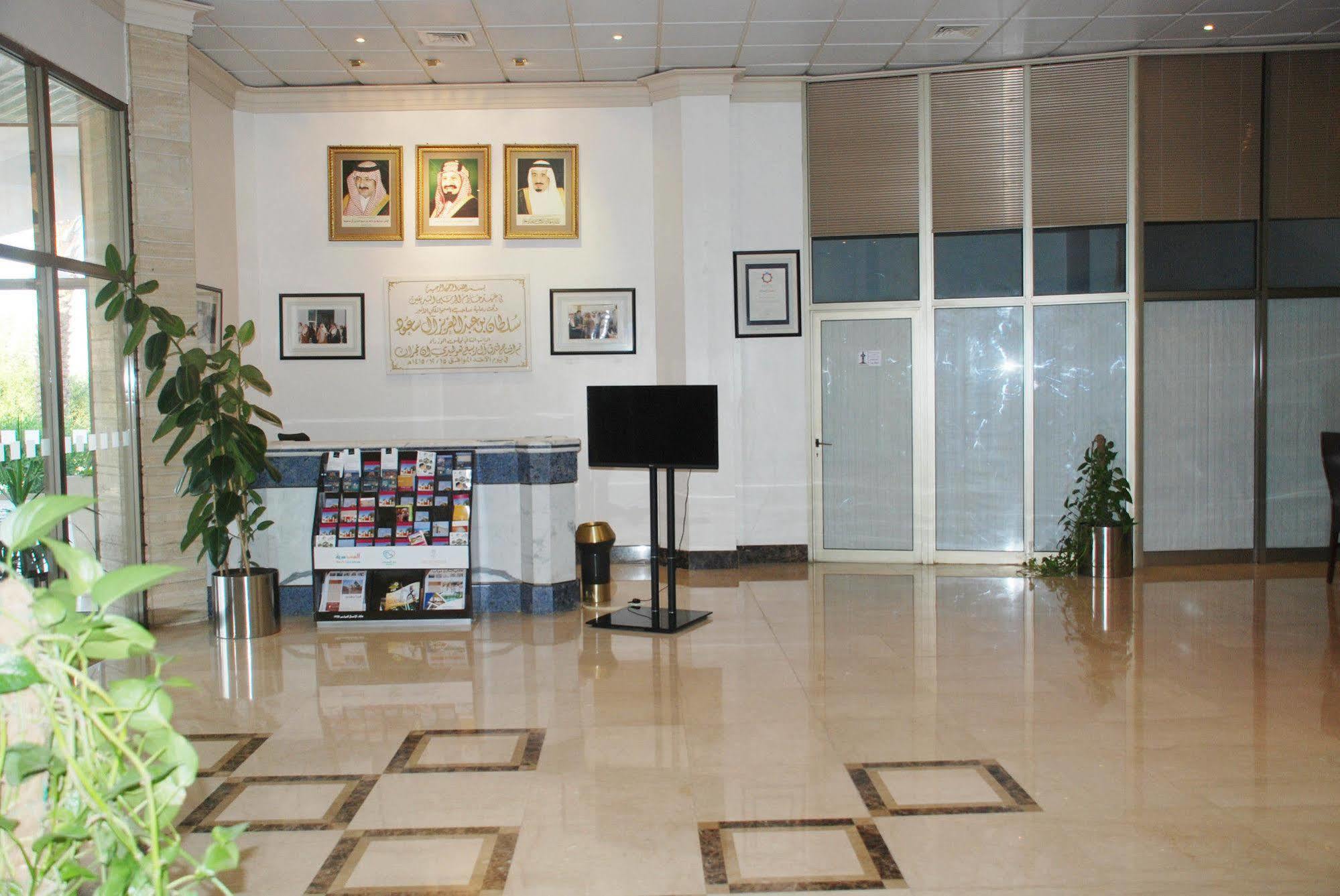 فندق جلوريا إن نجران المظهر الخارجي الصورة